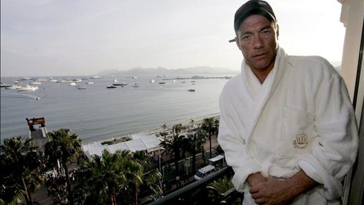 Imagen del actor belga Jean-Claude Van Damme en el Hotel Carlton el pasado domingo 18 de mayo de 2008 en el Festival de Cine de Cannes, Francia. EFE/Archivo