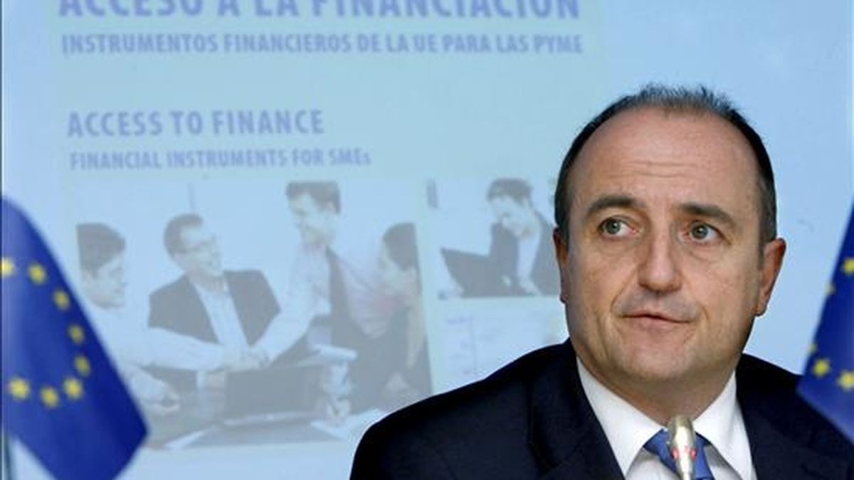 El ministro de Industria, Turismo y Comercio, Miguel Sebastián, dijo hoy que la economía española tiene capacidad para volver a tener tasas de crecimiento positivas "a lo largo de 2010". EFE/Archivo