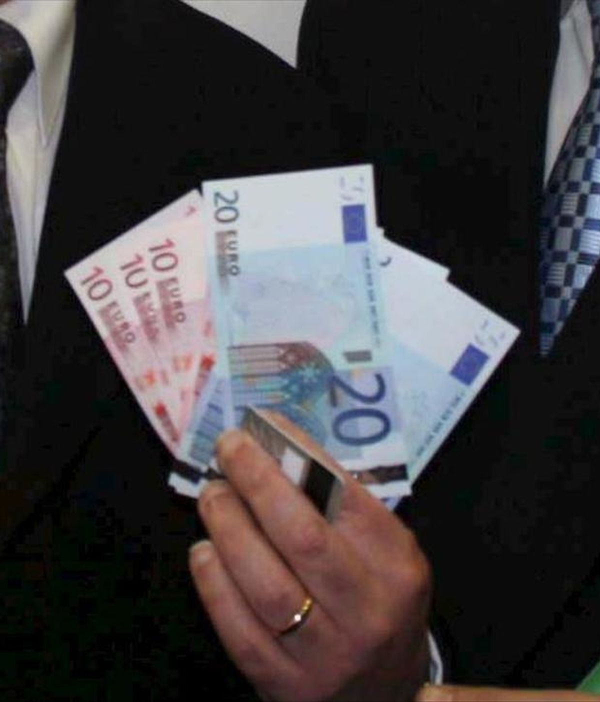 En la imagen, varios billetes de euros. EFE/Archivo
