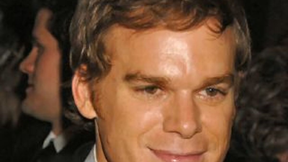 El actor Michael C. Hall, famoso por encarnar a Dexter, de la famosa serie de televisión se recupera de un cáncer linfático tras un tratamiento de quimioterapia.