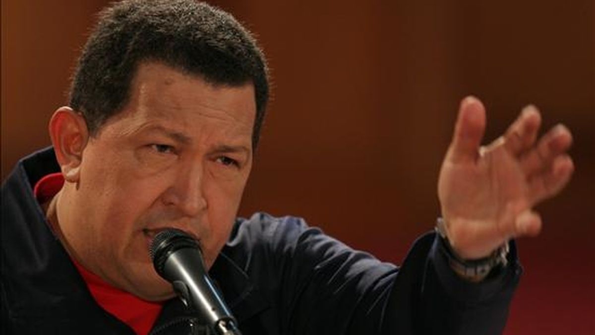 La lucha contra Chávez "no es sólo política, sino primordialmente espiritual", dado que a "un modelo materialista y ateo no se le vence con recetas políticas, sino con valores y principios trascendentes", afirmó el opositor Alejandro Peña Esclusa. EFE/Archivo