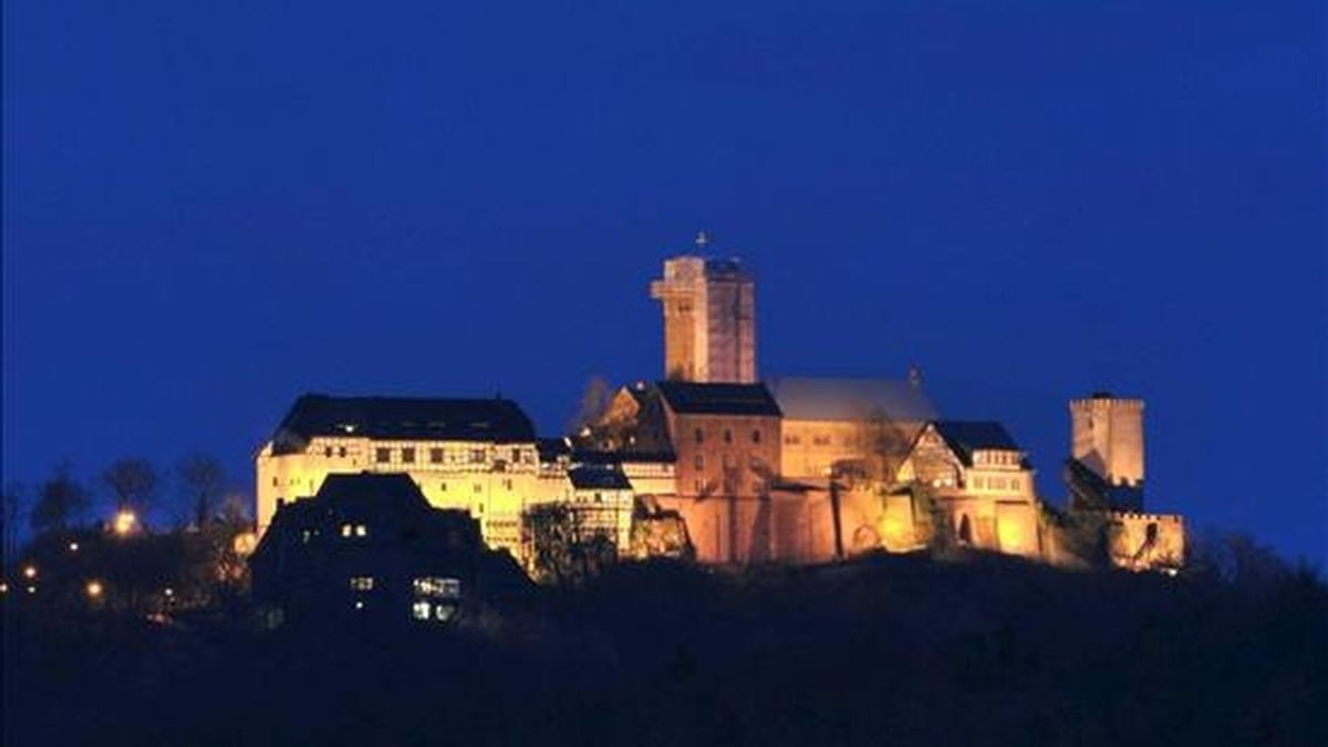 La Casa nobiliaria de Baden firmó hoy un acuerdo para la venta del histórico castillo y monasterio de Salem (suroeste de Alemania) del siglo XII al estado federado de Baden-Württemberg por 58 millones de euros. En la imagen, fotografía del castillo Wartburg en Eisenach (Alemania). EFE/Archivo