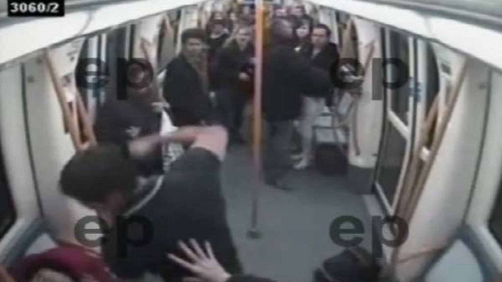 Brutal paliza en el metro de Madrid