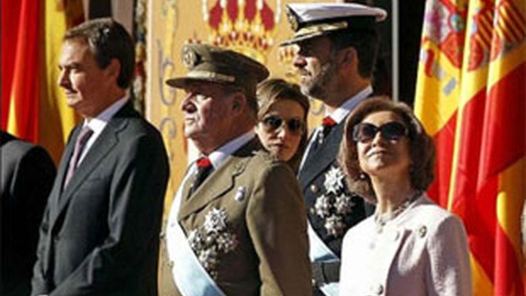 El público cargó contra el presidente con gritos de "dimisión" y "fuera, fuera". Vídeo: Informativos Telecinco. El público cargó contra el presidente con gritos de "dimisión" y "fuera, fuera". Vídeo: Informativos Telecinco.