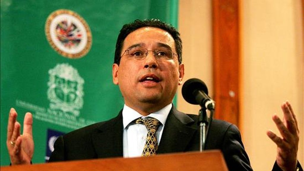 "Hay una demanda para facilitar el flujo de personas y el comercio transfronterizo para generar mayores oportunidades de desarrollo", dijo el director del departamento de misiones especiales de la OEA, Víctor Rico Frontaura. EFE "Hay una demanda para facilitar el flujo de personas y el comercio transfronterizo para generar mayores oportunidades de desarrollo", dijo el director del departamento de misiones especiales de la OEA, Víctor Rico Frontaura. EFE