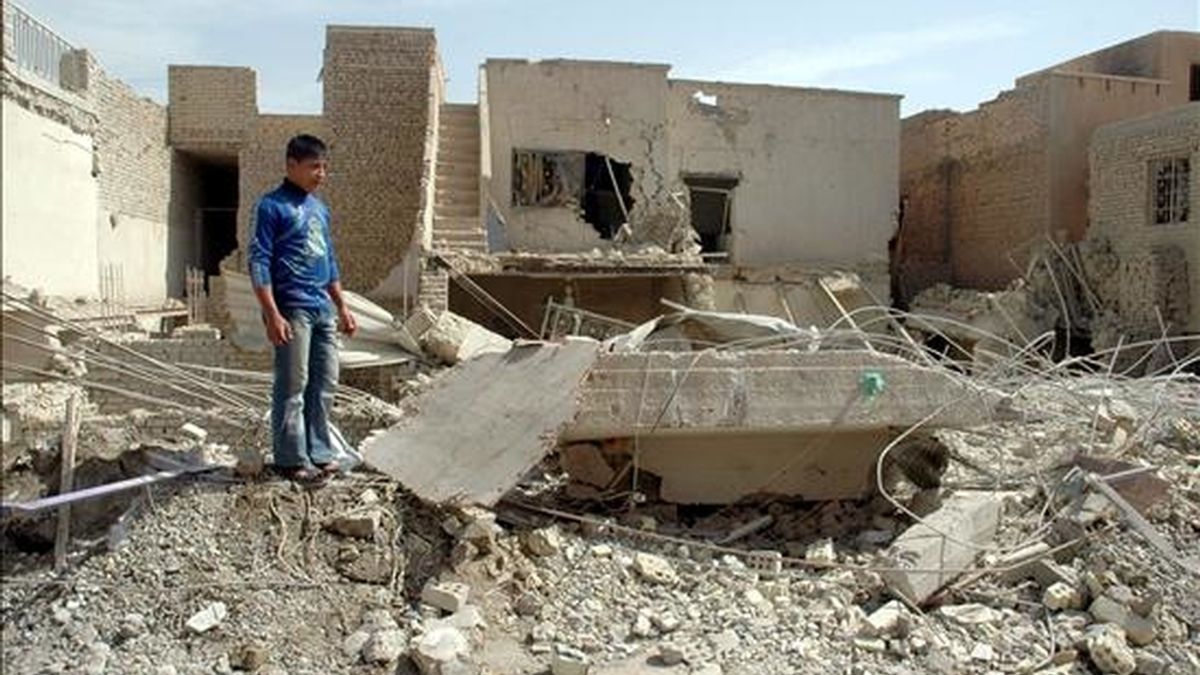 Daños causados en una vivienda por un atentado en Bagdad el pasado marzo. EFE