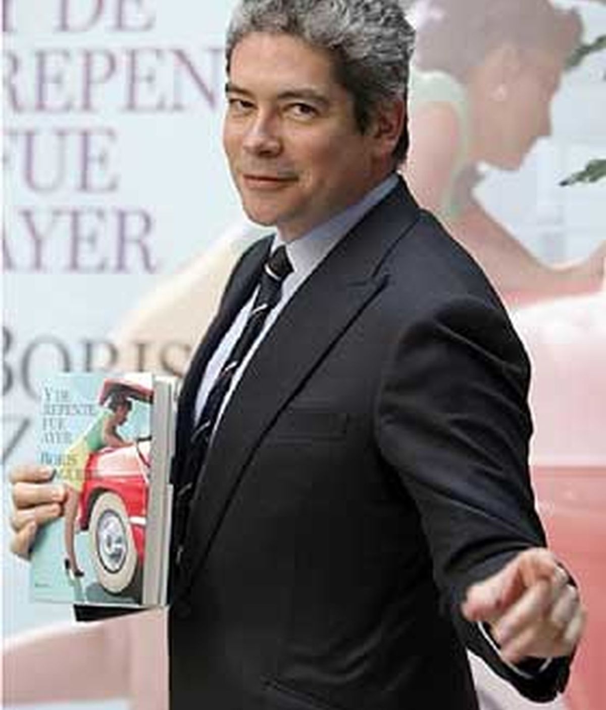 Boris Izaguirre, finalista del Premio Planeta 2007, publicó su última novela 'Y de repente fue ayer' el pasado mes de abril. FOTO: EFE