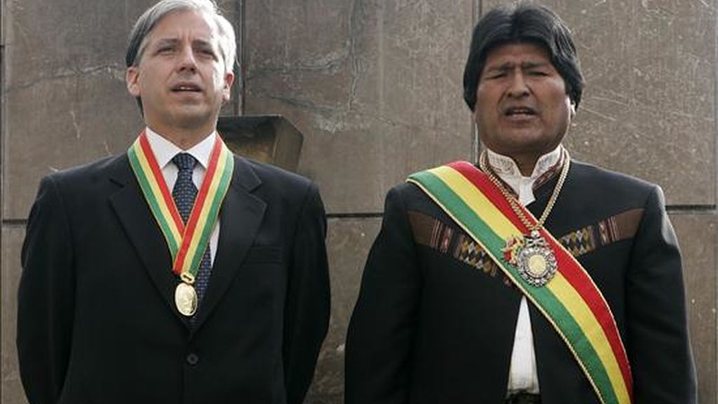 Imagen de archivo del presidente de Bolivia, Evo Morales (d), y el vicepresidente Álvaro García Linera, integrantes de la fórmula para la reelección de los comicios del próximo diciembre. EFE/Archivo Imagen de archivo del presidente de Bolivia, Evo Morales (d), y el vicepresidente Álvaro García Linera, integrantes de la fórmula para la reelección de los comicios del próximo diciembre. EFE/Archivo