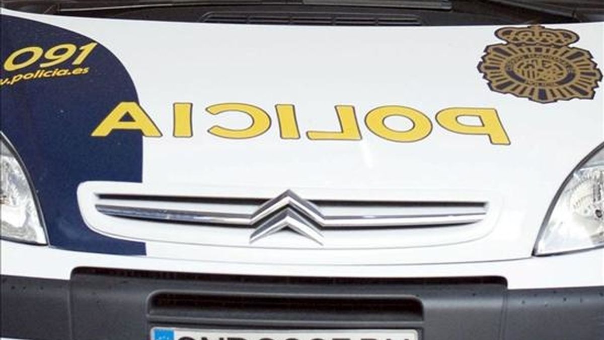 En la imagen, un coche de la Policía Nacional. EFE/Archivo En la imagen, un coche de la Policía Nacional. EFE/Archivo
