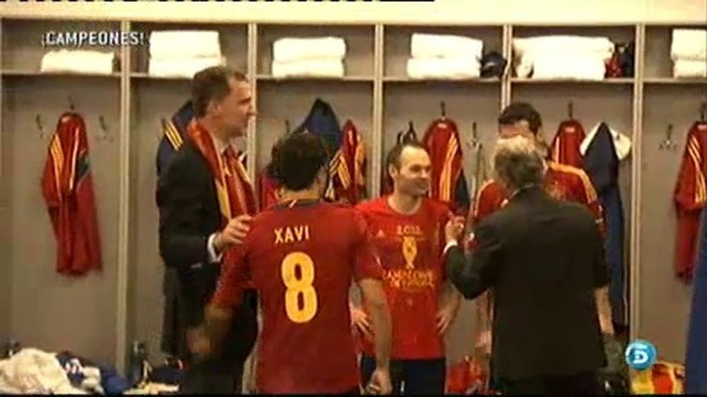 El Príncipe Felipe y Mariano Rajoy, entre otros, felicitaron a La Roja