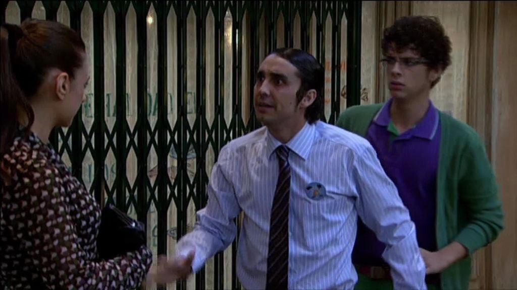 Fidel ayuda a Barajas en su conquista sin saber que su objetivo es Soraya