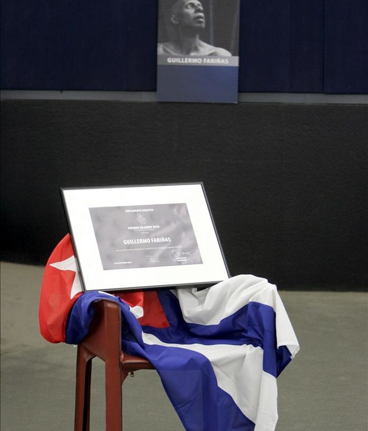 La silla reservada al disidente cubano Guillermo Fariñas permanece vacía durante la ceremonia de entrega del premio Sájarov 2010 del Parlamento Europeo a la libertad de conciencia 2010, en Estrasburgo (Francia). EFE/Archivo La silla reservada al disidente cubano Guillermo Fariñas permanece vacía durante la ceremonia de entrega del premio Sájarov 2010 del Parlamento Europeo a la libertad de conciencia 2010, en Estrasburgo (Francia). EFE/Archivo