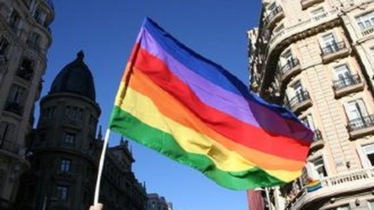 Una encuesta reciente ha revelado que el voto gay dará la espalda al PSOE en las elecciones generales.