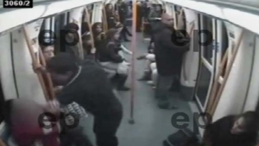 Brutal paliza en el metro de Madrid