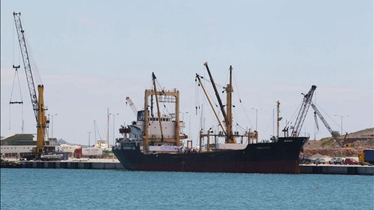Imagen de archivo tomada el 9 de julio de 2010 del barco con ayuda libia para Gaza "Al-Amal". EFE