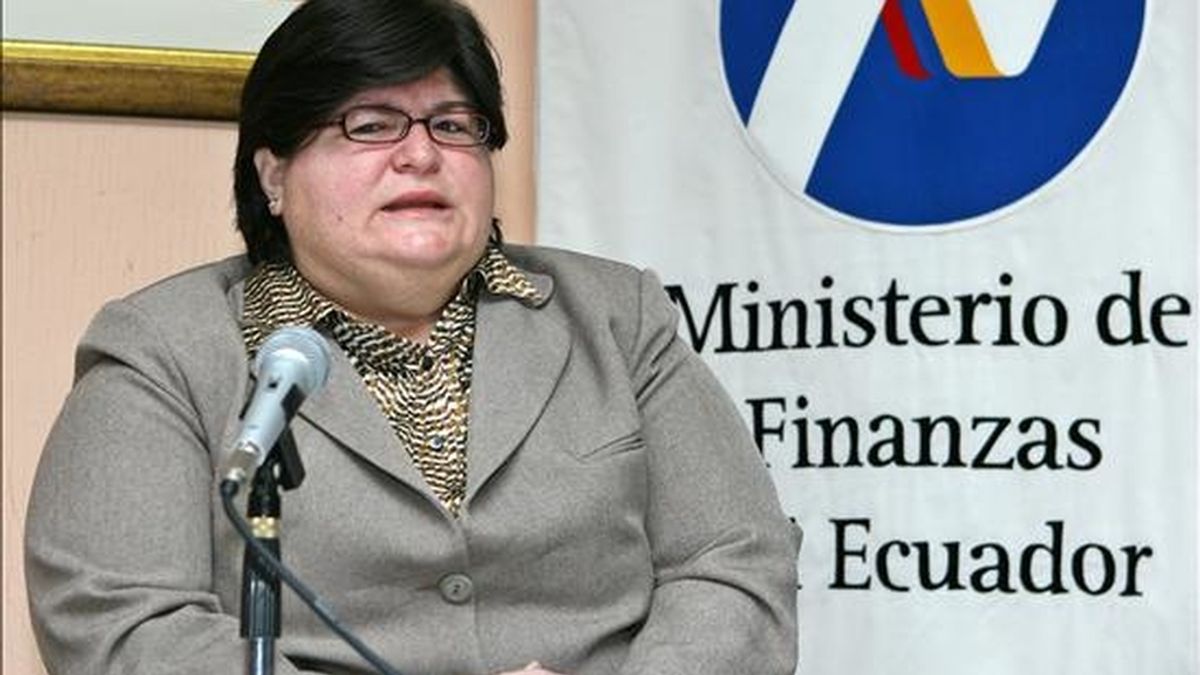 La ministra de Finanzas de Ecuador, Elsa Viteri, presentó hoy de forma simultánea en Quito, Nueva York, Londres y Luxemburgo una propuesta para la recompra de sus bonos global 2012 y 2030 de deuda externa, cuya contratación considera "ilegítima". EFE