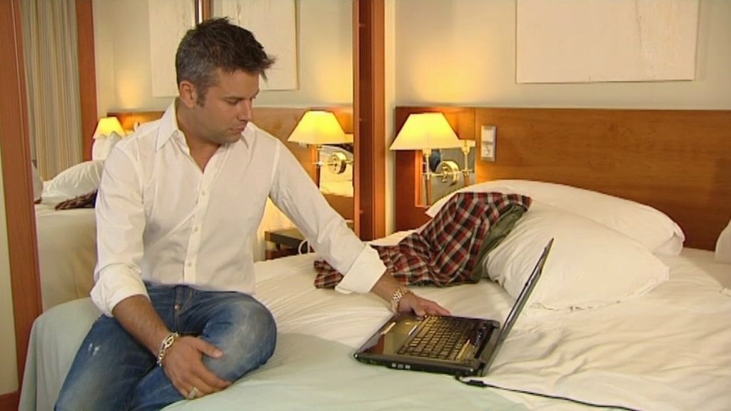 Las caras de sorpresa de Luis Ángel y su madre