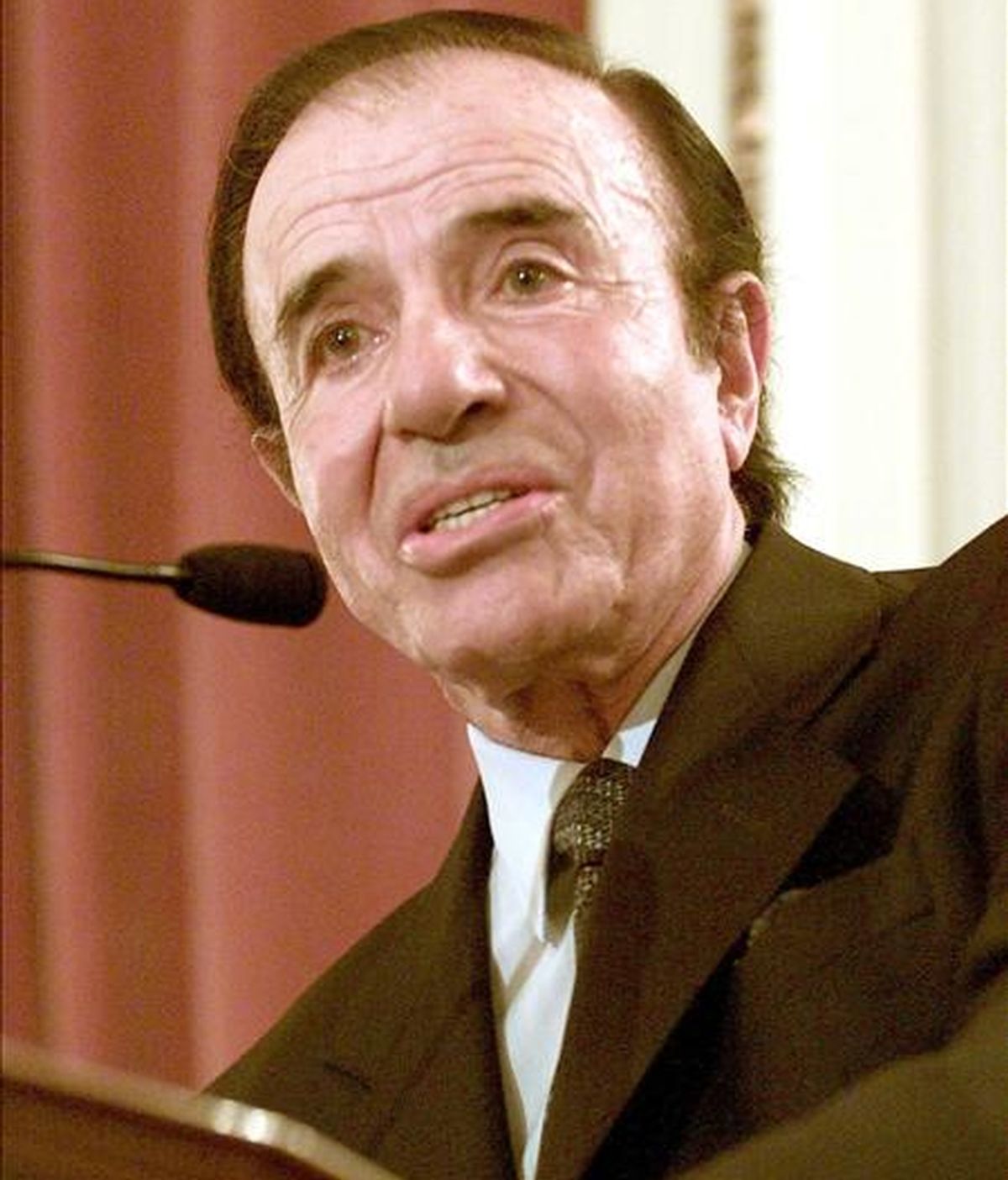 En la imagen el ex presidente y candidato presidencial de Argentina Carlos Menem. EFE/archivo
