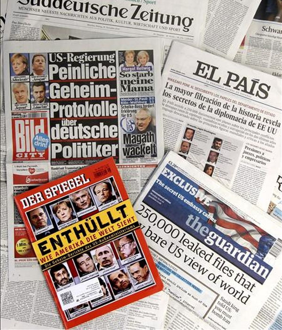 Portada de diversos periódicos de todo el mundo que muestran el último escándalo levantado por los documentos publicados por WikiLeaks el 29 de noviembre de 2010. EFE/Archivo