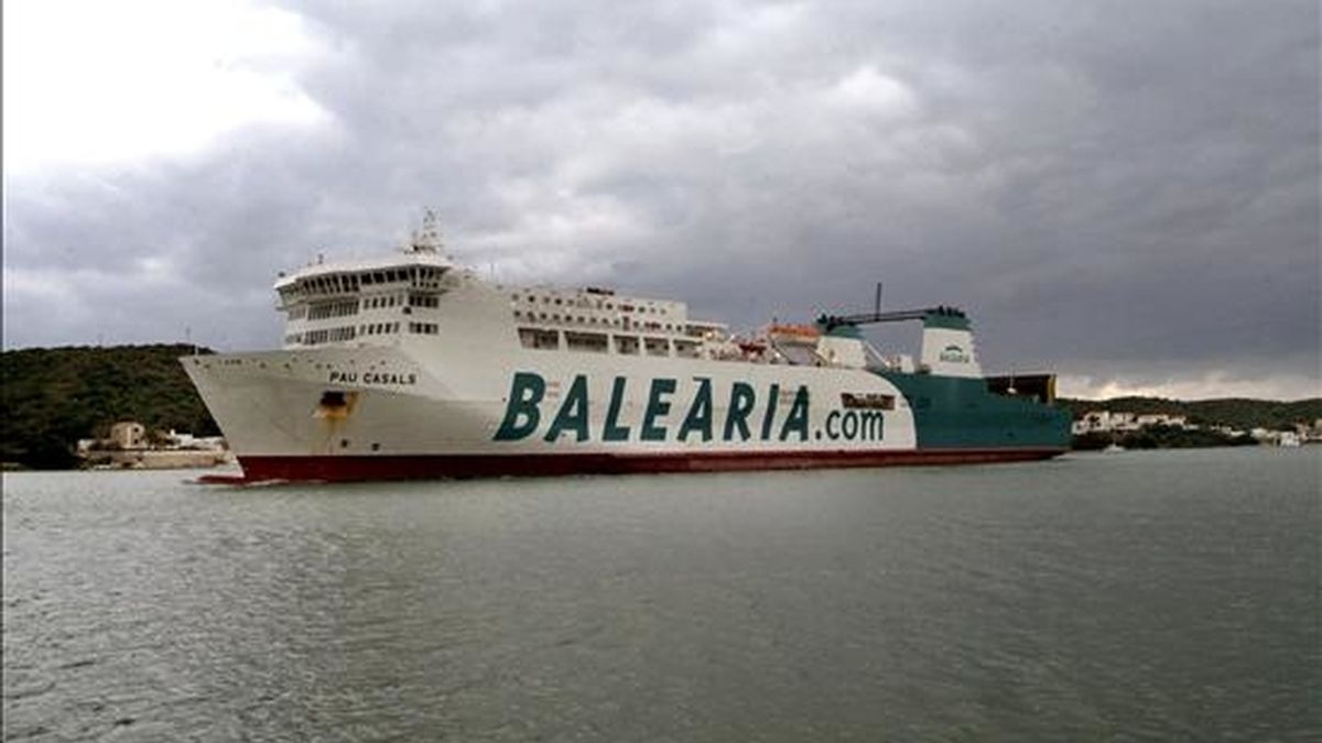 El buque "Pau Casals" de la compañía Baleária a su llegada al puerto de Mahón. EFE/Archivo