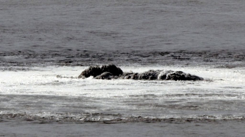 Una burbuja expulsa material magmático en El Hierro