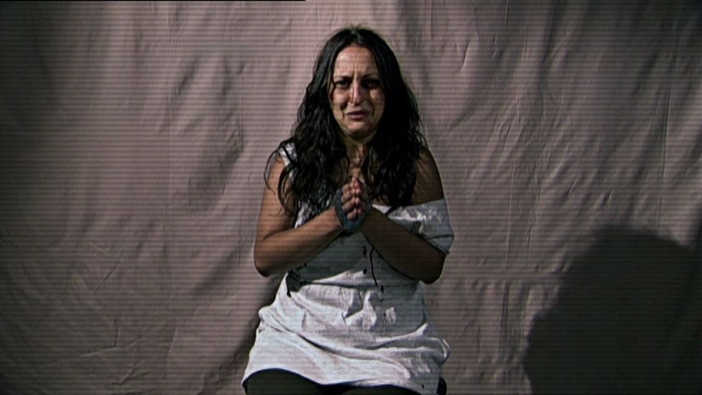 Se confunde y en vez de pedir 1000 euros, pide 900.000