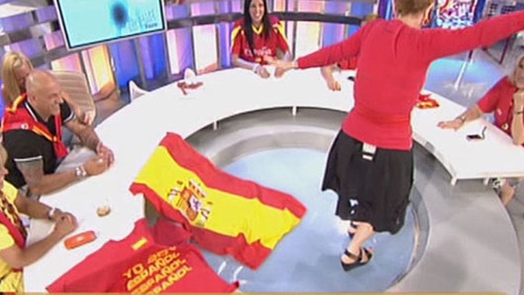 'Sálvame' celebra el triunfo de 'La Roja'