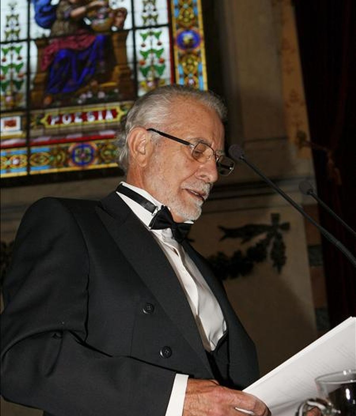 El escritor José María Merino durante su discurso "Ficción de verdad" en el acto de su ingreso en la Real Academia Española que se celebró ayer  en Madrid. EFE