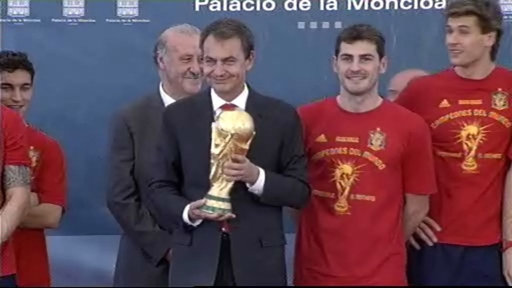 Zapatero, con los campeones