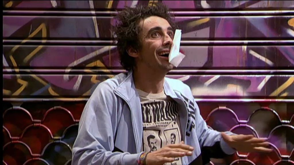 Fidel ayuda a Barajas en su conquista sin saber que su objetivo es Soraya