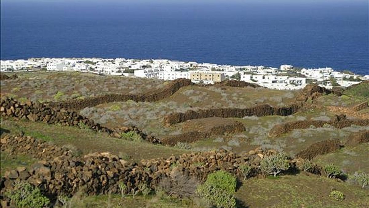 Vista general del pueblo de Arrieta, al norte de Lanzarote. EFE/Archivo
