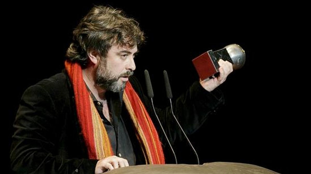 El director Andrés Lima durante su intervención tras recoger el Premio Max como mejor director de escena por "Urtain". EFE/Archivo