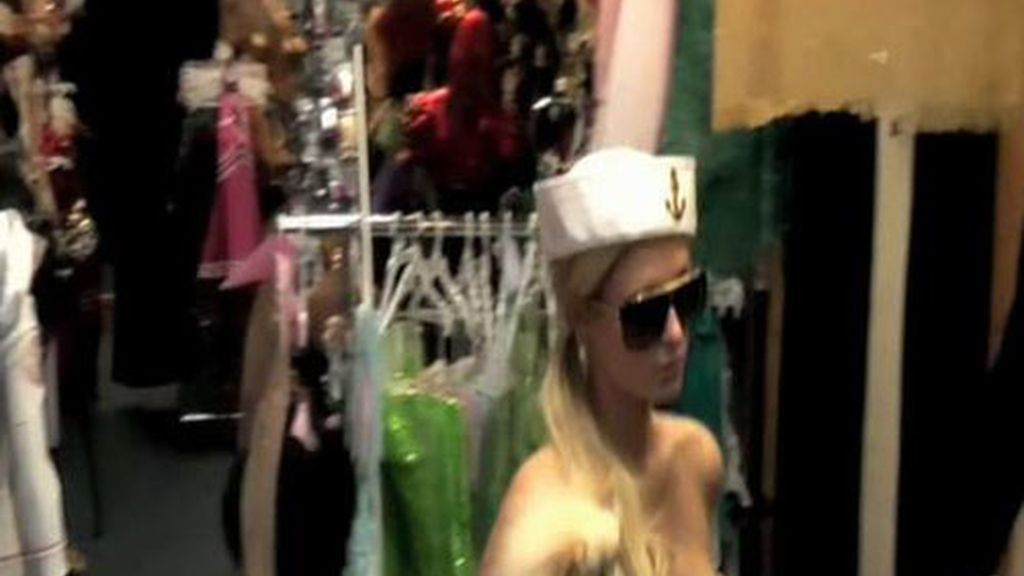 Paris Hilton se prepara para Halloween