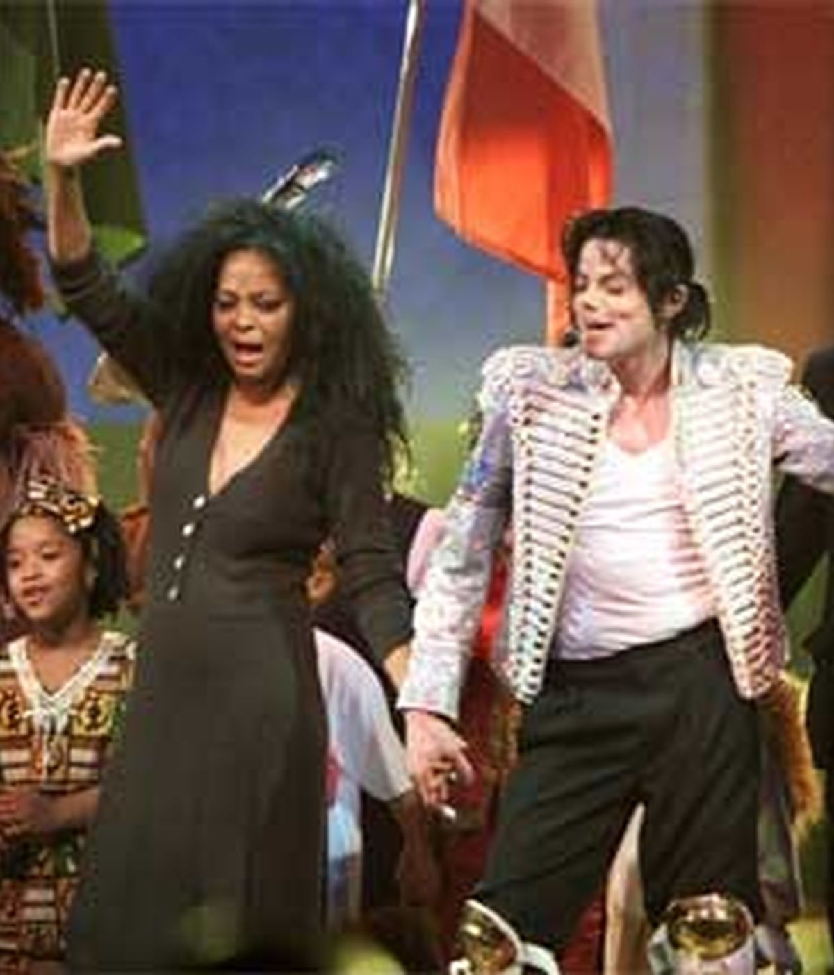 Michael Jackson actuó junto a Diana Ross en el espectáculo 'A Night At The Apollo' en 2002. Foto: Reuters.