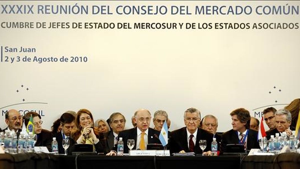 El canciller de argentino, Héctor Timerman (c), durante su discurso al inicio de la reunión del Consejo Mercado Común del Mercosur en la ciudad de San Juan, Argentina. EFE