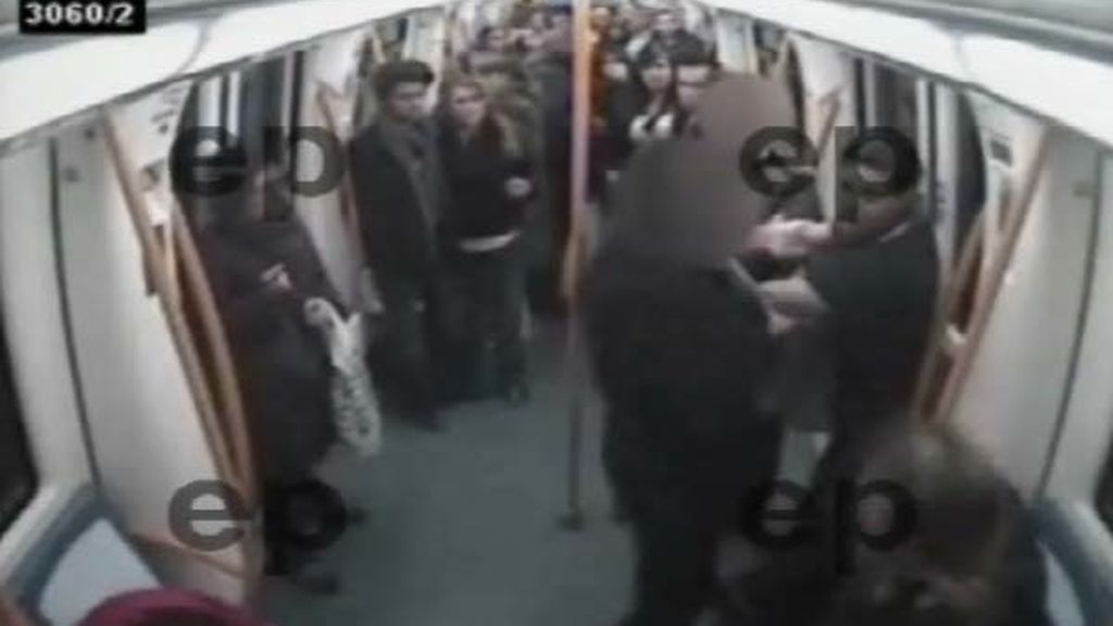 Brutal paliza en el metro de Madrid