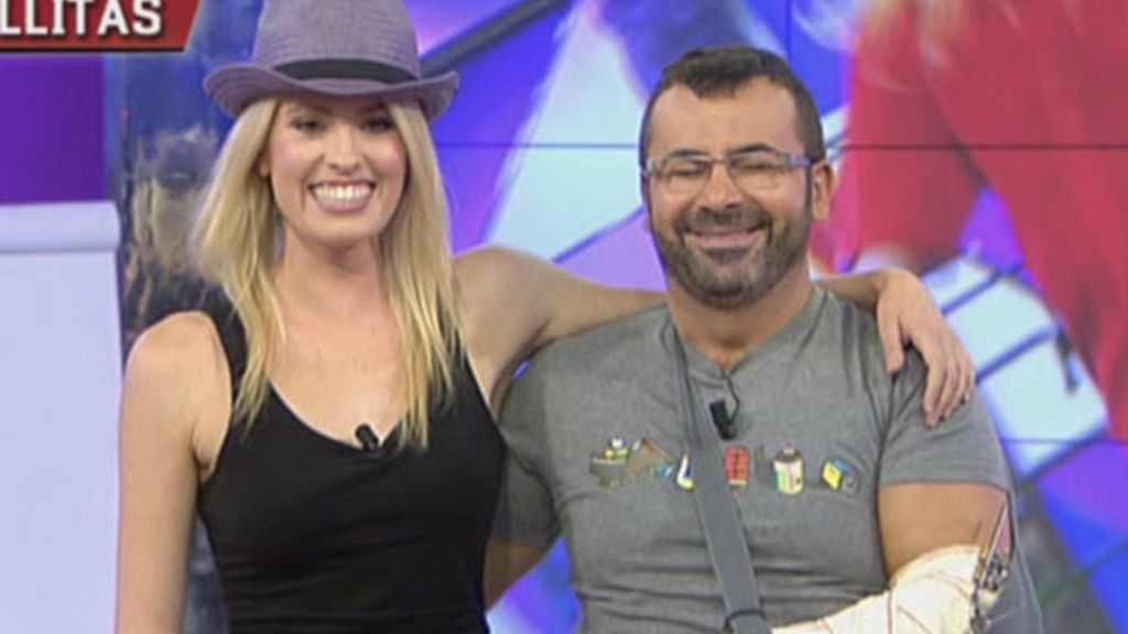 Adriana Abenia sufre un percance con el tinte del pelo