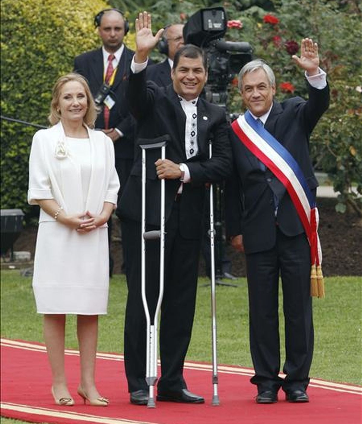 Sebastián Piñera (d), posa el pasado 11 de marzo de 2010, junto a su esposa Cecilia Morell (i); y el mandatario de Ecuador, Rafael Correa (c), en el Palacio de Cerro Castillo en Valparaíso (Chile). EFE/Archivo Sebastián Piñera (d), posa el pasado 11 de marzo de 2010, junto a su esposa Cecilia Morell (i); y el mandatario de Ecuador, Rafael Correa (c), en el Palacio de Cerro Castillo en Valparaíso (Chile). EFE/Archivo