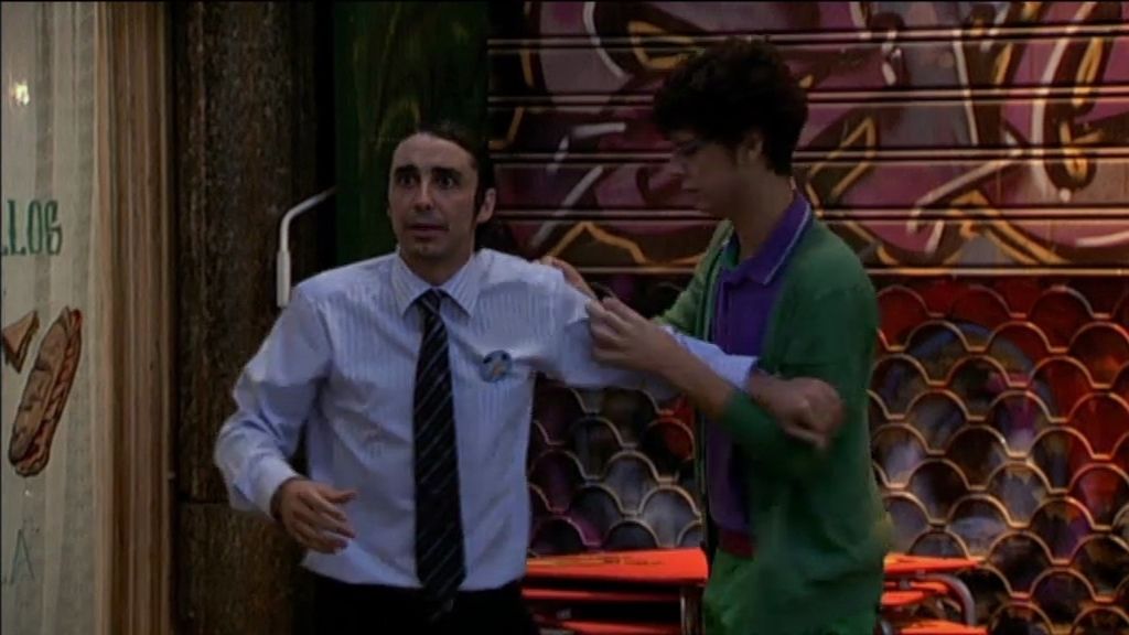 Fidel ayuda a Barajas en su conquista sin saber que su objetivo es Soraya