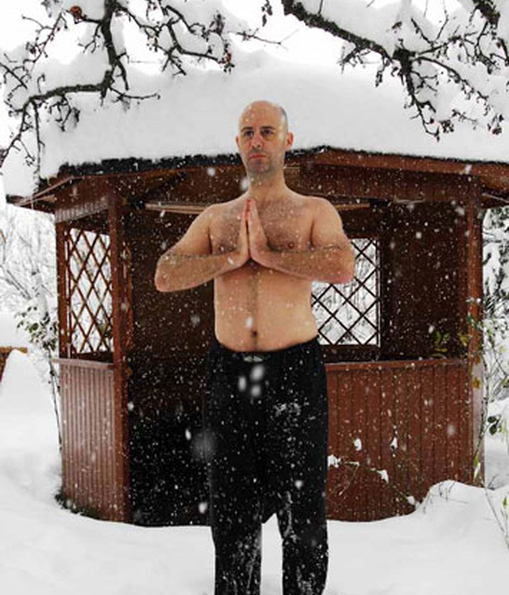 Encerrado 24 horas en un bloque de hielo