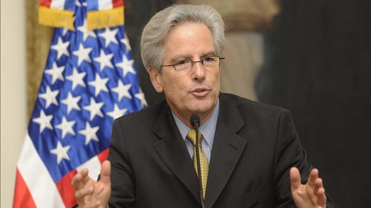El secretario de Estado adjunto para América Latina, Arturo Valenzuela, también afirmó que Venezuela sigue apoyando a las Fuerzas Armadas Revolucionarias de Colombia (FARC), aunque no ofreció detalles. EFE/Archivo El secretario de Estado adjunto para América Latina, Arturo Valenzuela, también afirmó que Venezuela sigue apoyando a las Fuerzas Armadas Revolucionarias de Colombia (FARC), aunque no ofreció detalles. EFE/Archivo