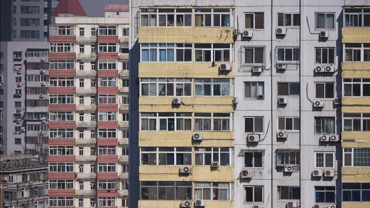 Vista de unos edificios residenciales en el centro de Pekín. EFE/Archivo