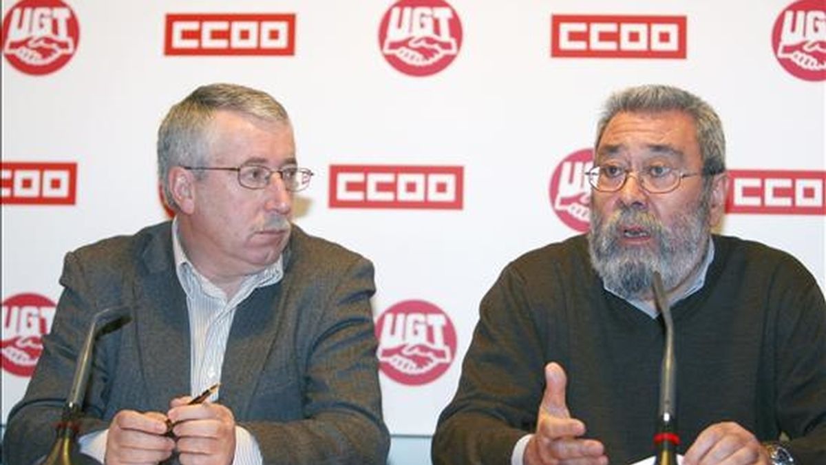 Los secretarios generales de CCOO y UGT , Ignacio Fernández Toxo (i) y Cándido Méndez (d). EFE/Archivo