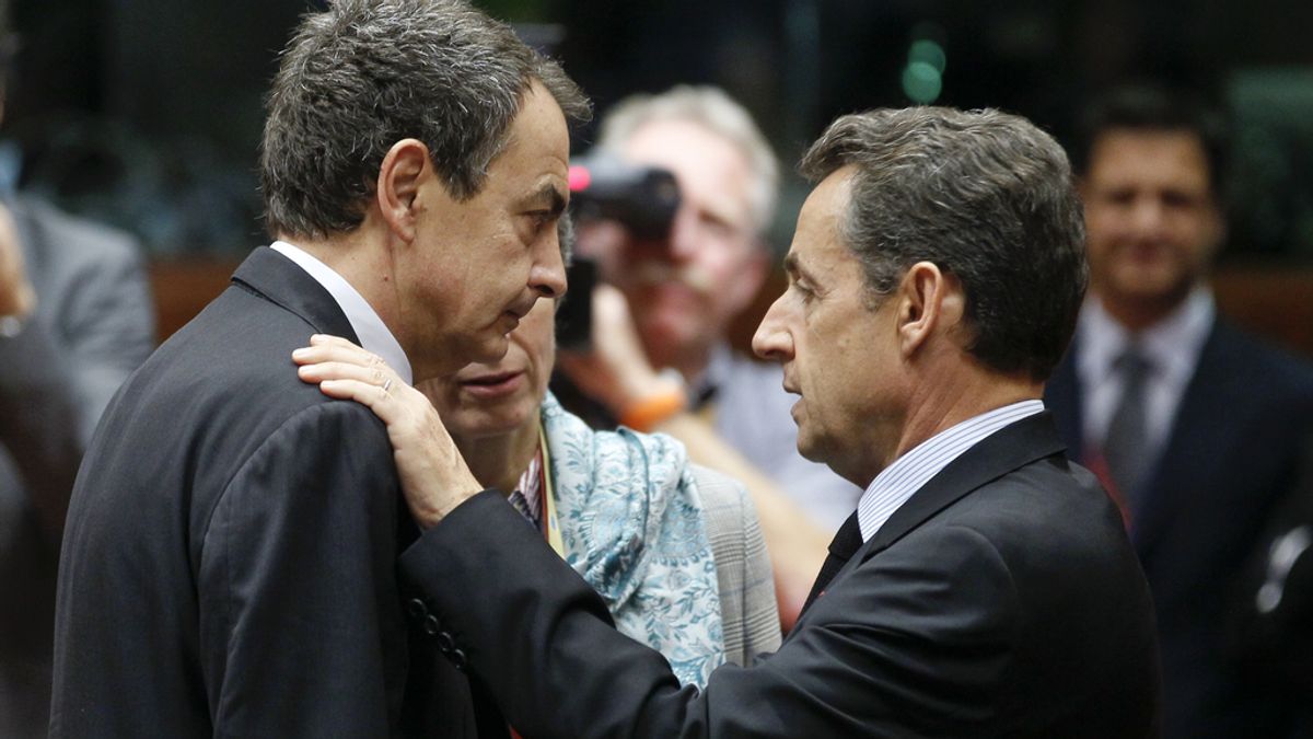 Rodríguez Zapatero y Sarkozy, en una reunión de la Eurozona