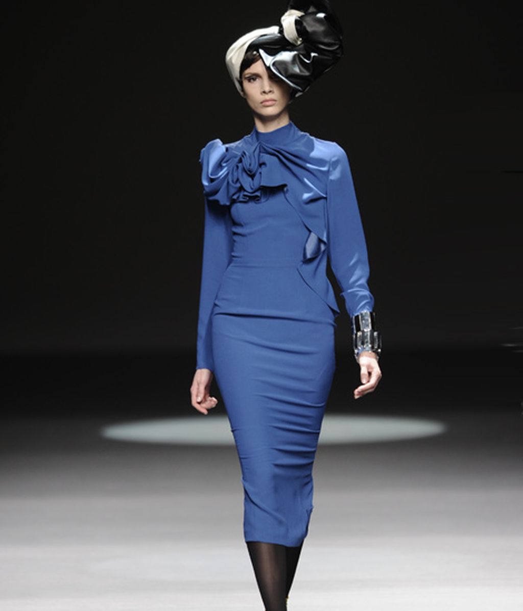 Estilo y glamour llenan la pasarela