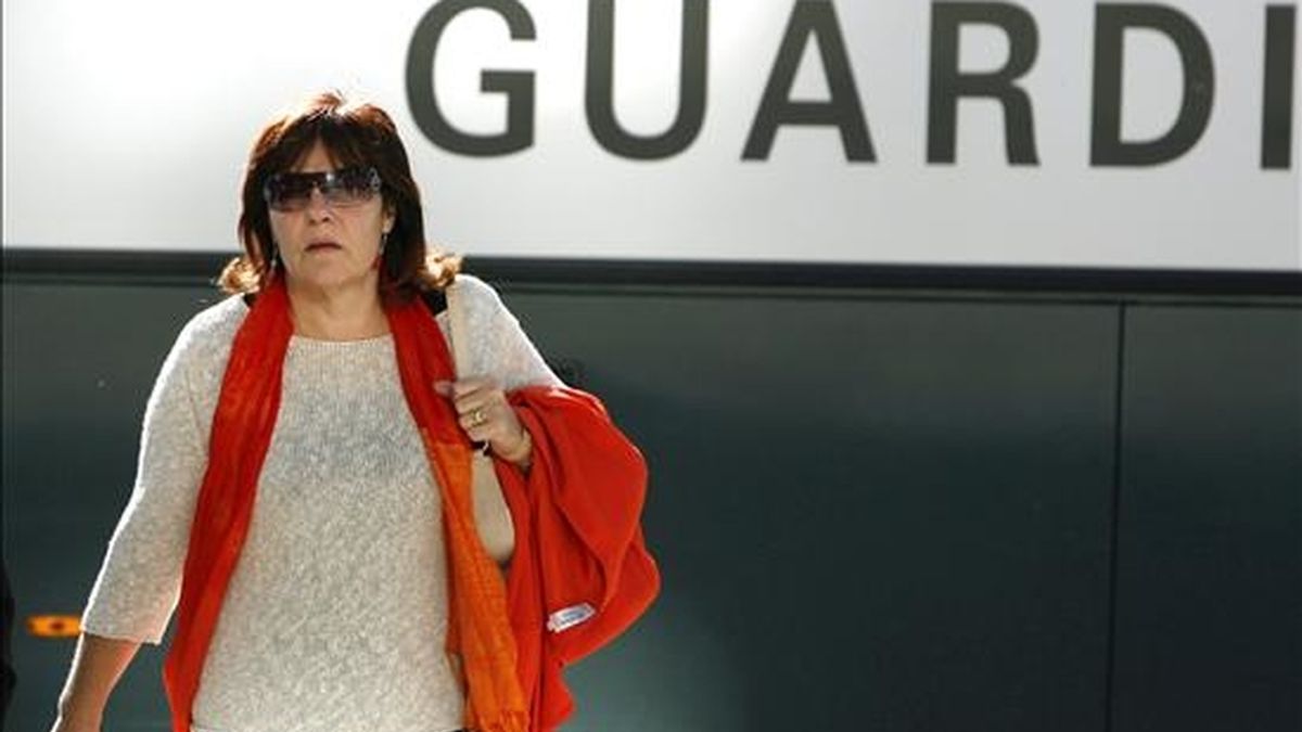 La ex dirigente del PSOE Aida Álvarez, en octubre de 2006 a su llegada a la Audiencia Provincial de Madrid para el juicio por la supuesta venta fraudulenta de unas parcelas de SEAT. EFE/Archivo