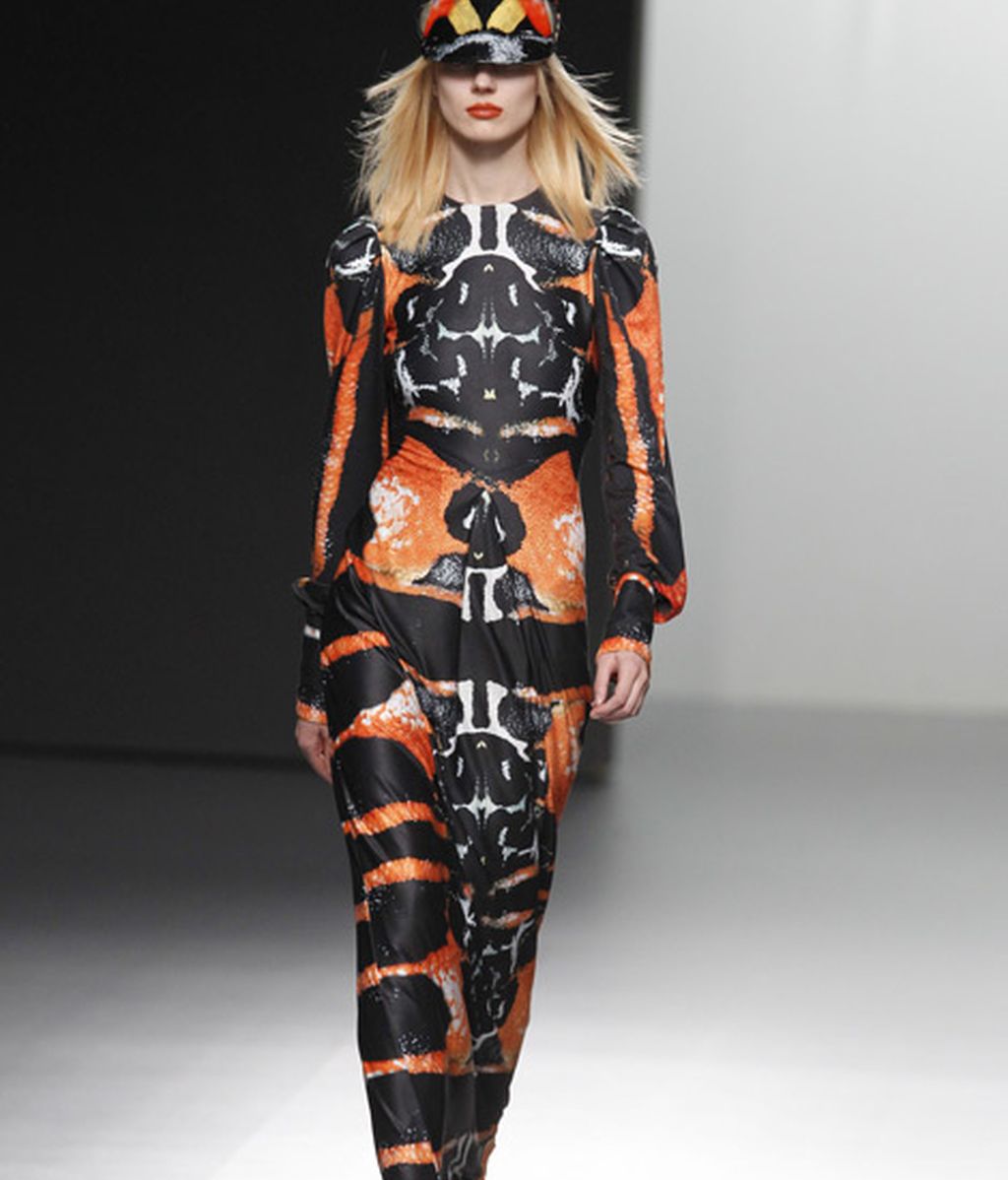 Atención a la cazadora de cuero con el estampado Crack