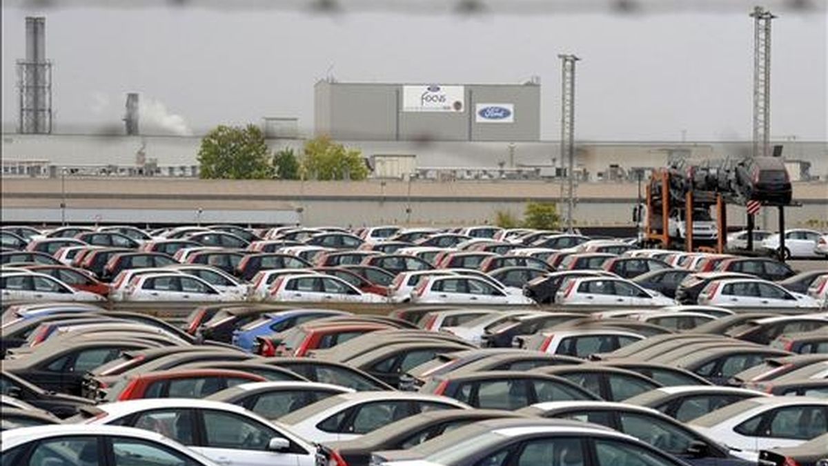 En la imagen de archivo, la factoría de Ford en Almussafes, Valencia. La Comisión Europea aprobó hoy la ayuda de 51,9 millones de euros que las autoridades españolas tienen previsto conceder a Ford España para la transformación de esta planta. EFE