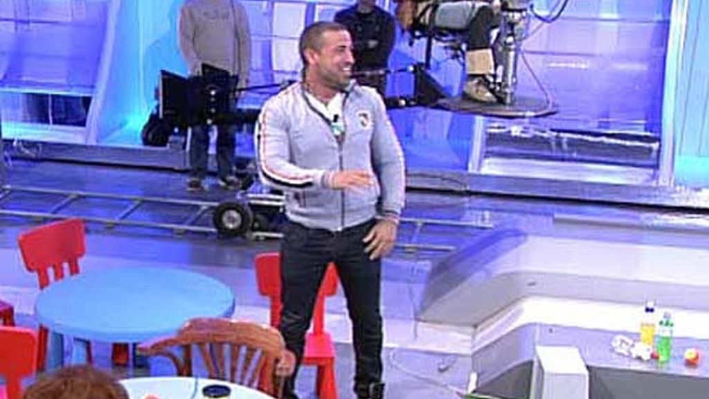 El trompazo de Rafa Mora