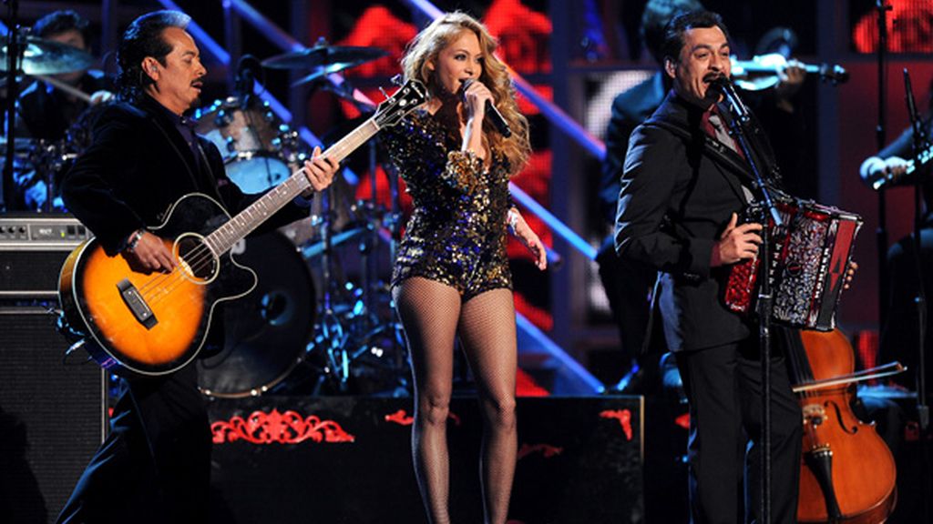 Música y sensualidad en los Grammy Latinos